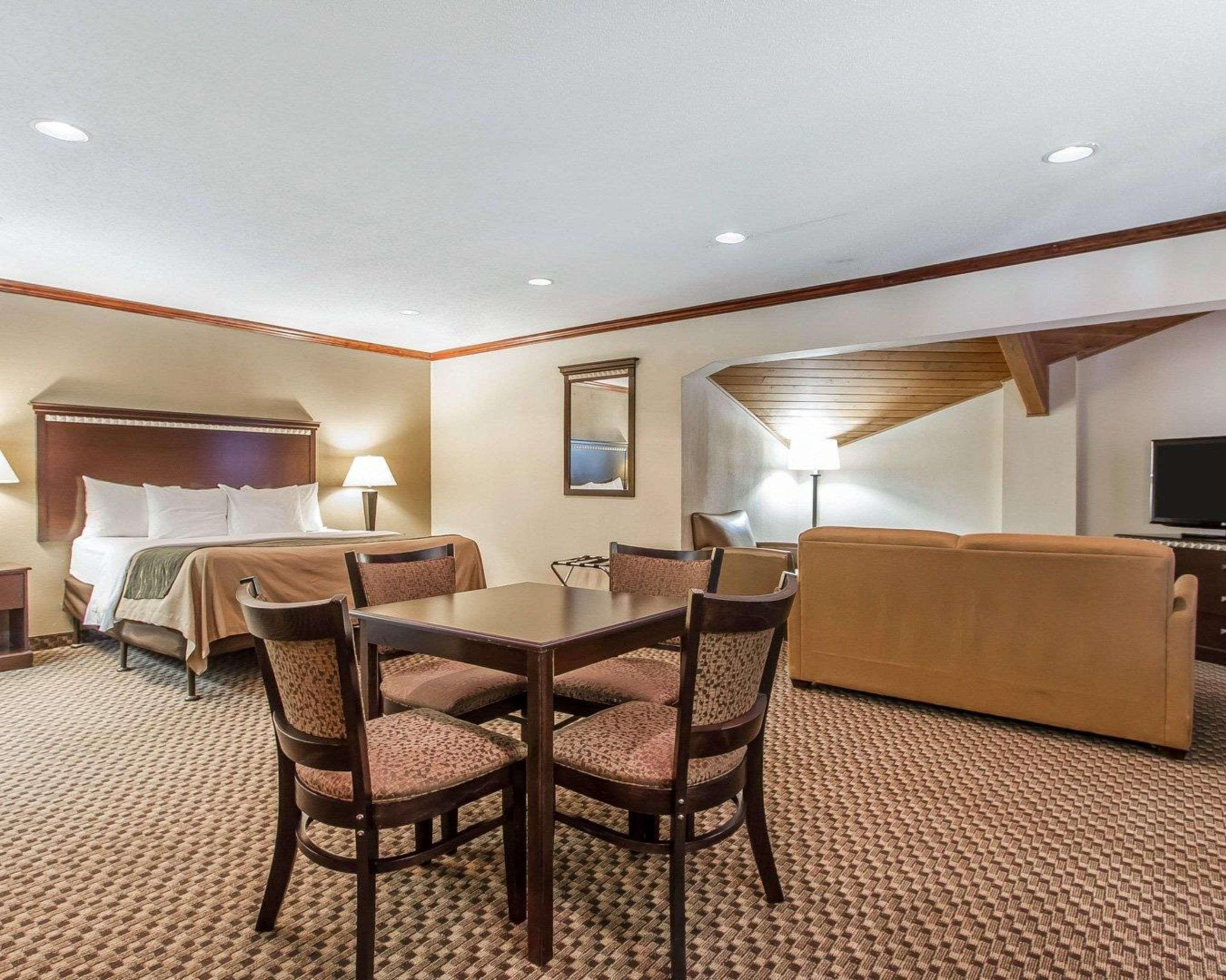 Inn Quality Near Area Macomb